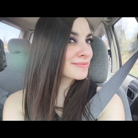 Meet your Posher, Seirra - Picture 1 of 1